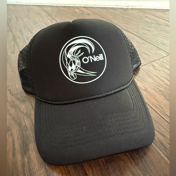 O'Neill Mesh Snapback Black Hat Cap Surf Beach One Size Adjustable Trucker Dad - Picture 1 of 6